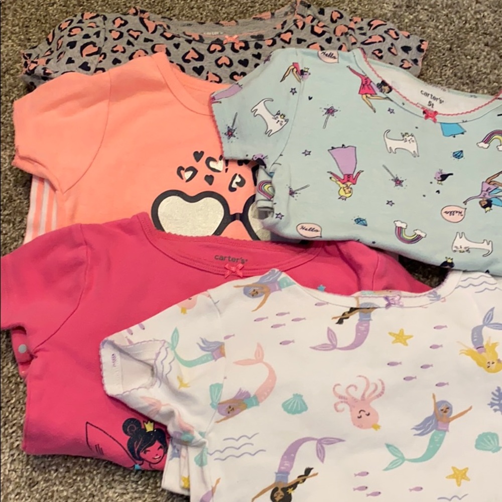5 pairs 5T Carter’s shirt sleeve/long pants pjs